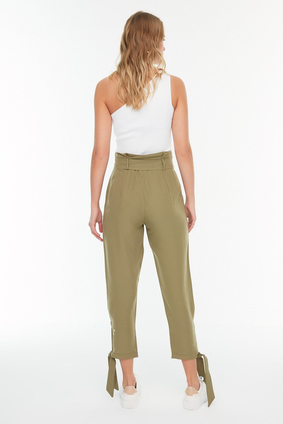 Trendyol Collection Khaki Tie up Woven Trousers TWOSS22PL00011