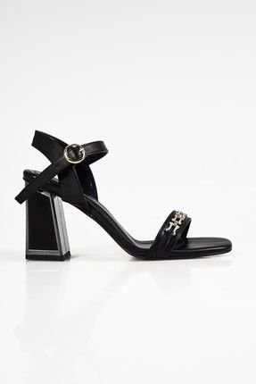 Kadın Taşlı Toka Detaylı Siyah Topuklu Ayakkabı TRPY300036