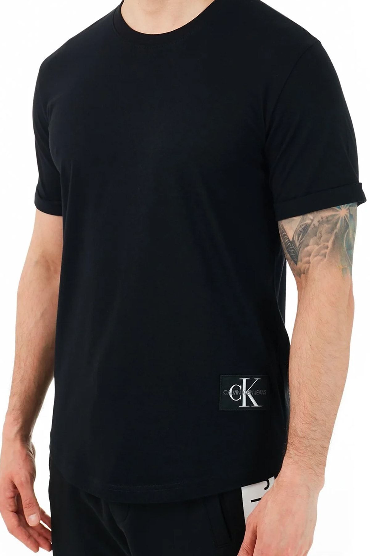 تی شرت مشکی مردانه نشان روشن آستین اورجینال Calvin Klein