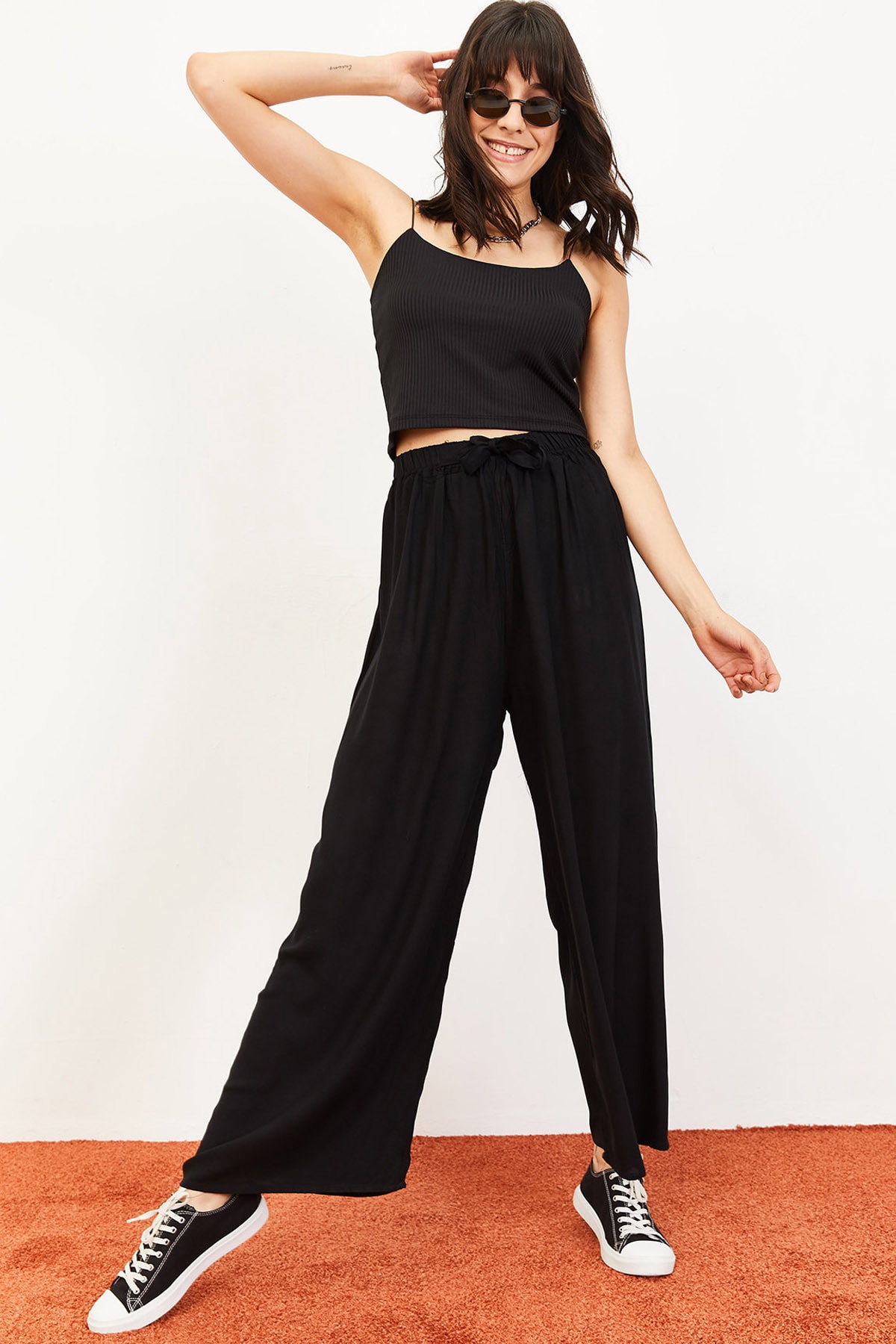 Bianco Lucci Kadin Beli Kusakli Bol Paca Viskon Pantolon Siyah 10061050 Fiyati Yorumlari Trendyol