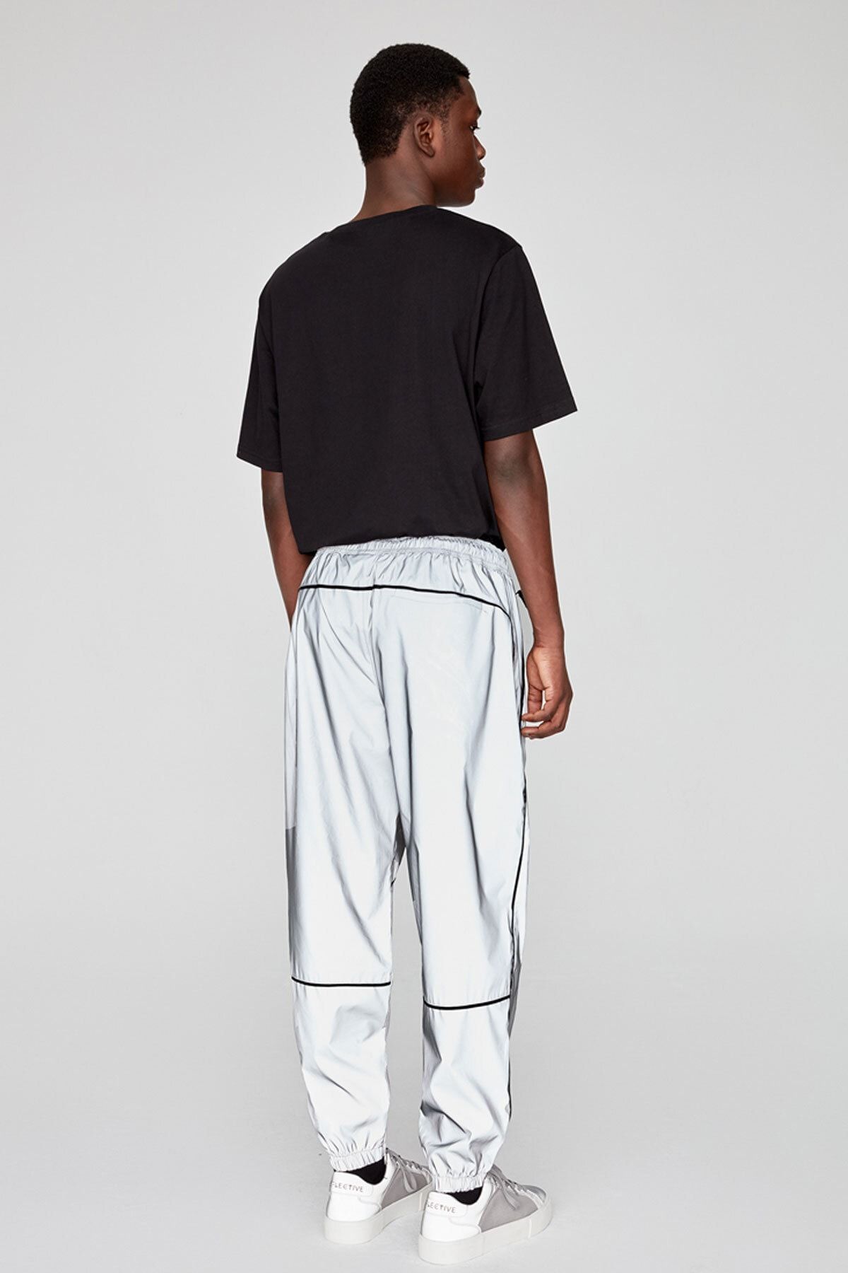 Pull Bear Erkek Gri Kontrast Seritli Reflektor Jogging Fit Pantolon 05670546 Trendyol