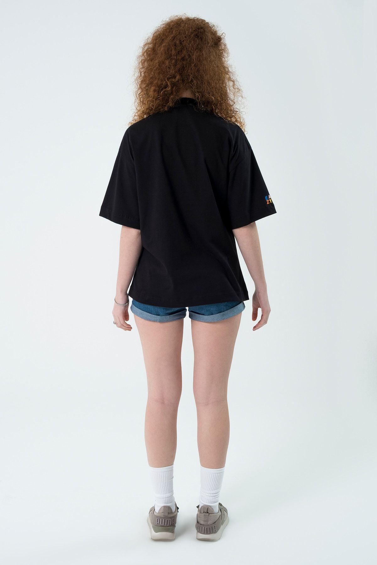 Eazy Co-Унисекс тениска с къс ръкав и принт Eazy Black Look Into Extra Oversize 3