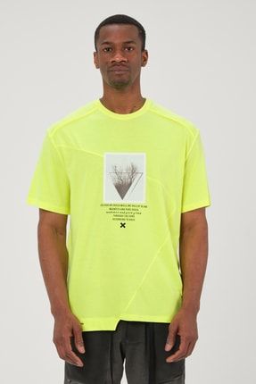 Erkek Baskılı Ve Yıkamalı Asimetrik Kesim Neon Renk Yeşil T-shirt. TS 8525-4824