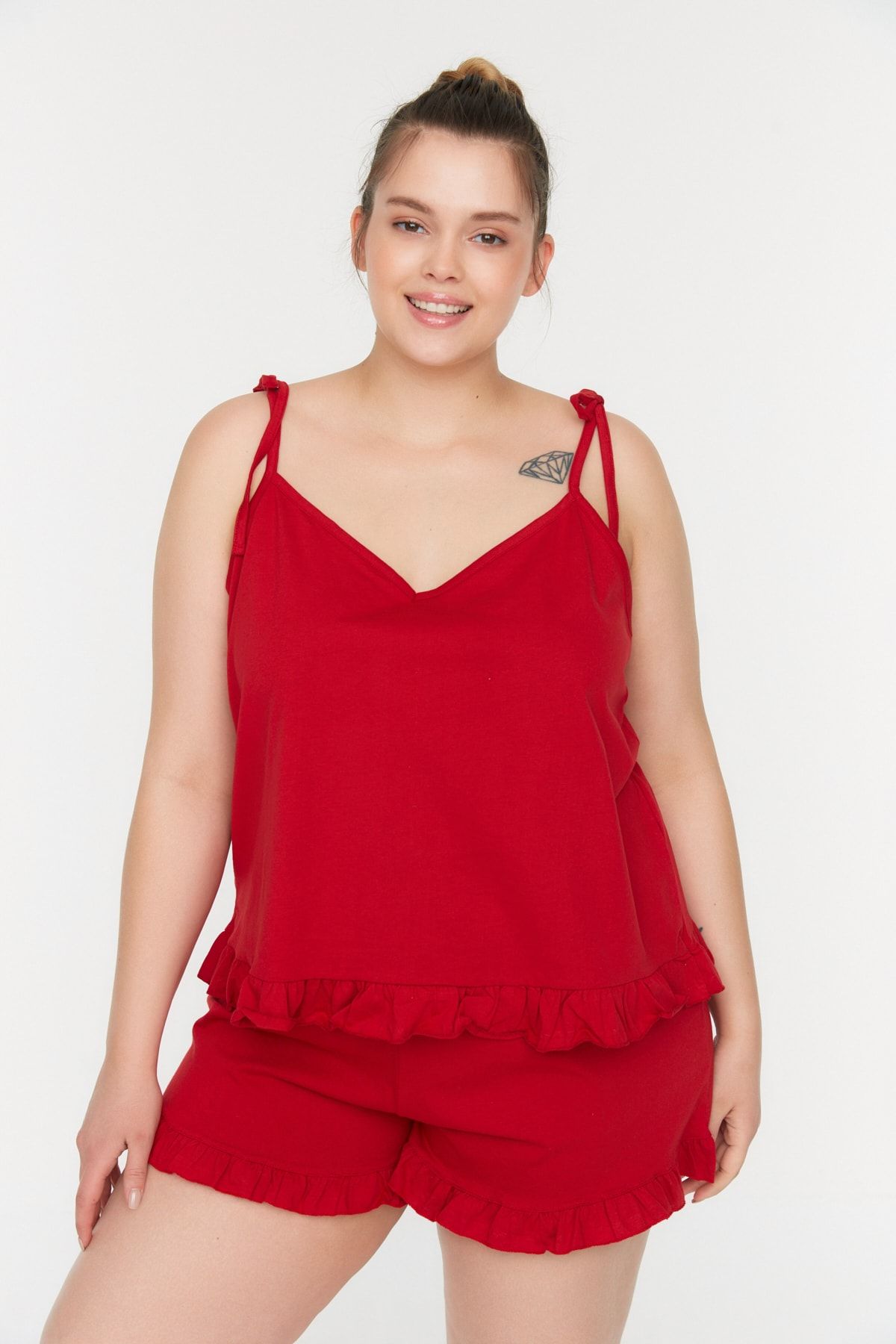 لباس راحتی زنانه سایز بزرگ تاپ و شلوارک قرمز Trendyolcurve