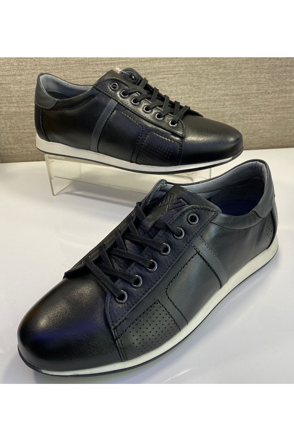 Kenneth cole initial hot sale step sneaker