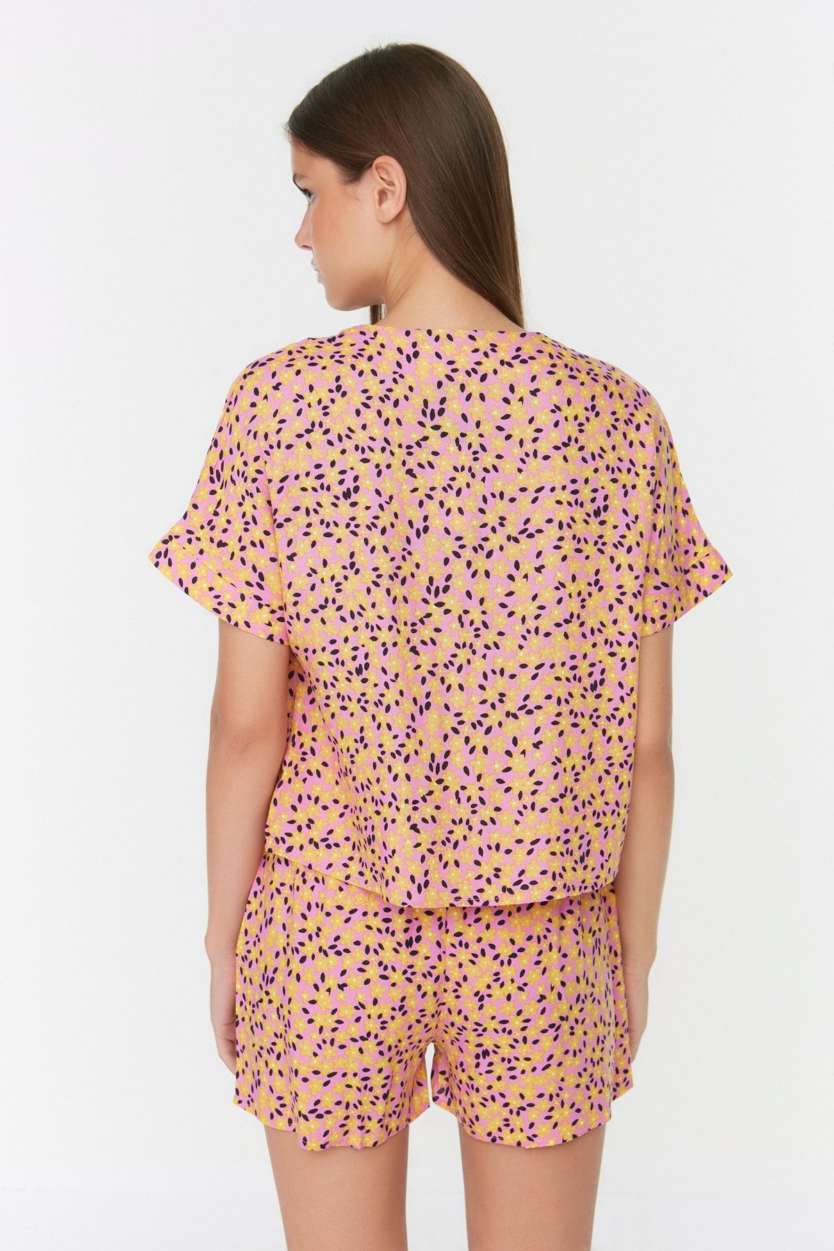 Çok Renkli Çiçekli Viskon Dokuma Pijama Takımı THMSS22PT0297