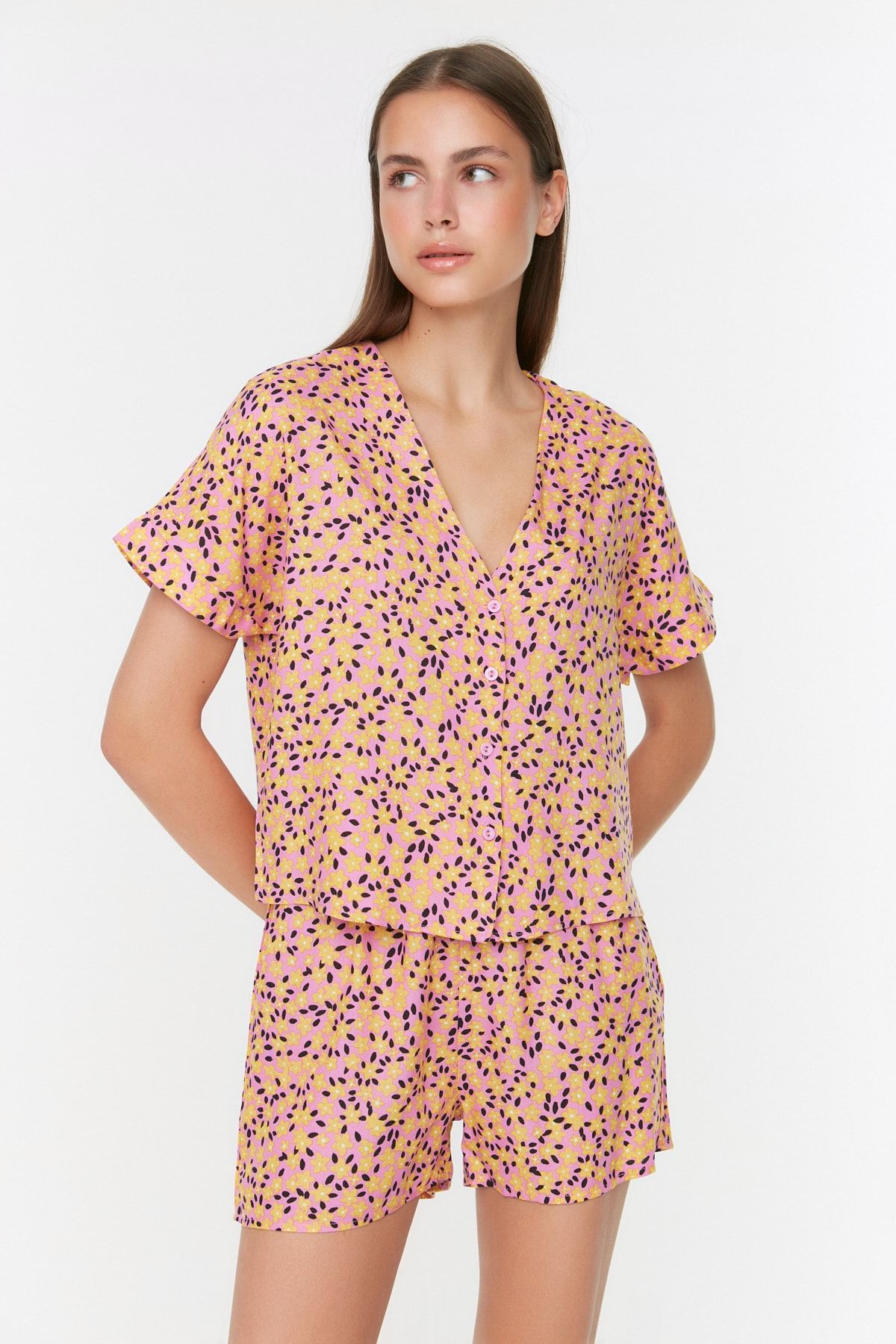 Çok Renkli Çiçekli Viskon Dokuma Pijama Takımı THMSS22PT0297