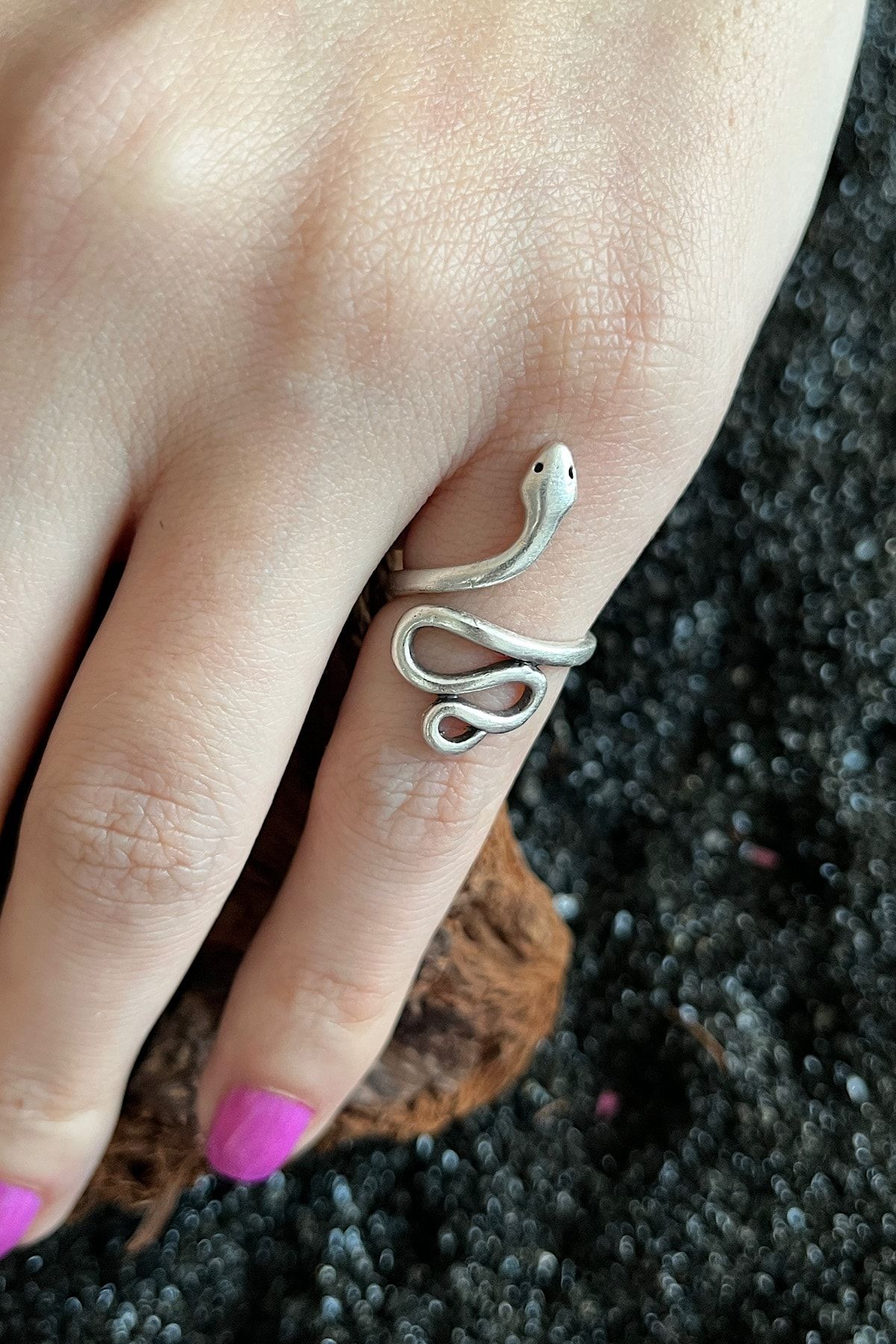 Snake ring on hand hotsell