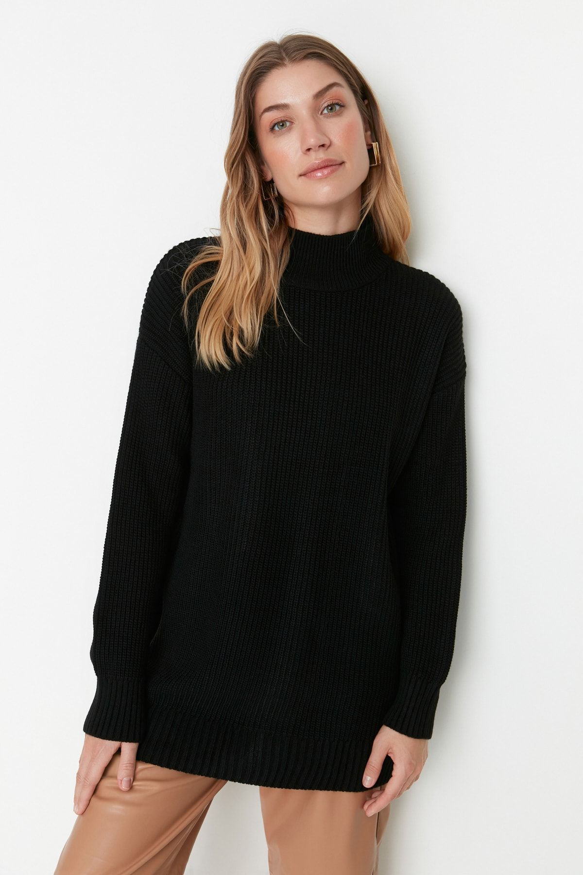 Trendyol Modest Pullover Schwarz Regular Fit