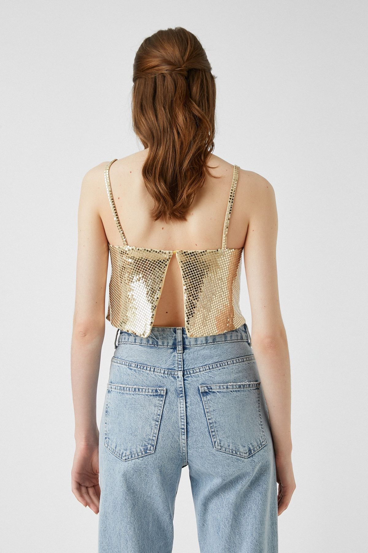 Pullu Askılı Sırt Detaylı Crop Bluz