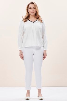 Büyük Beden Yakası Örme Sim Detaylı Beyaz Bluz 067