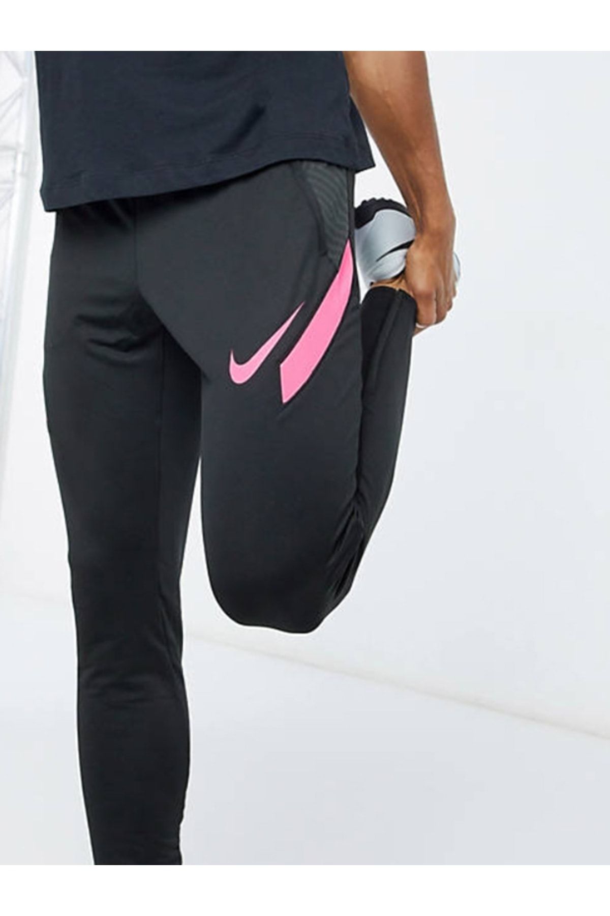 Nike football sales strike joggers grey