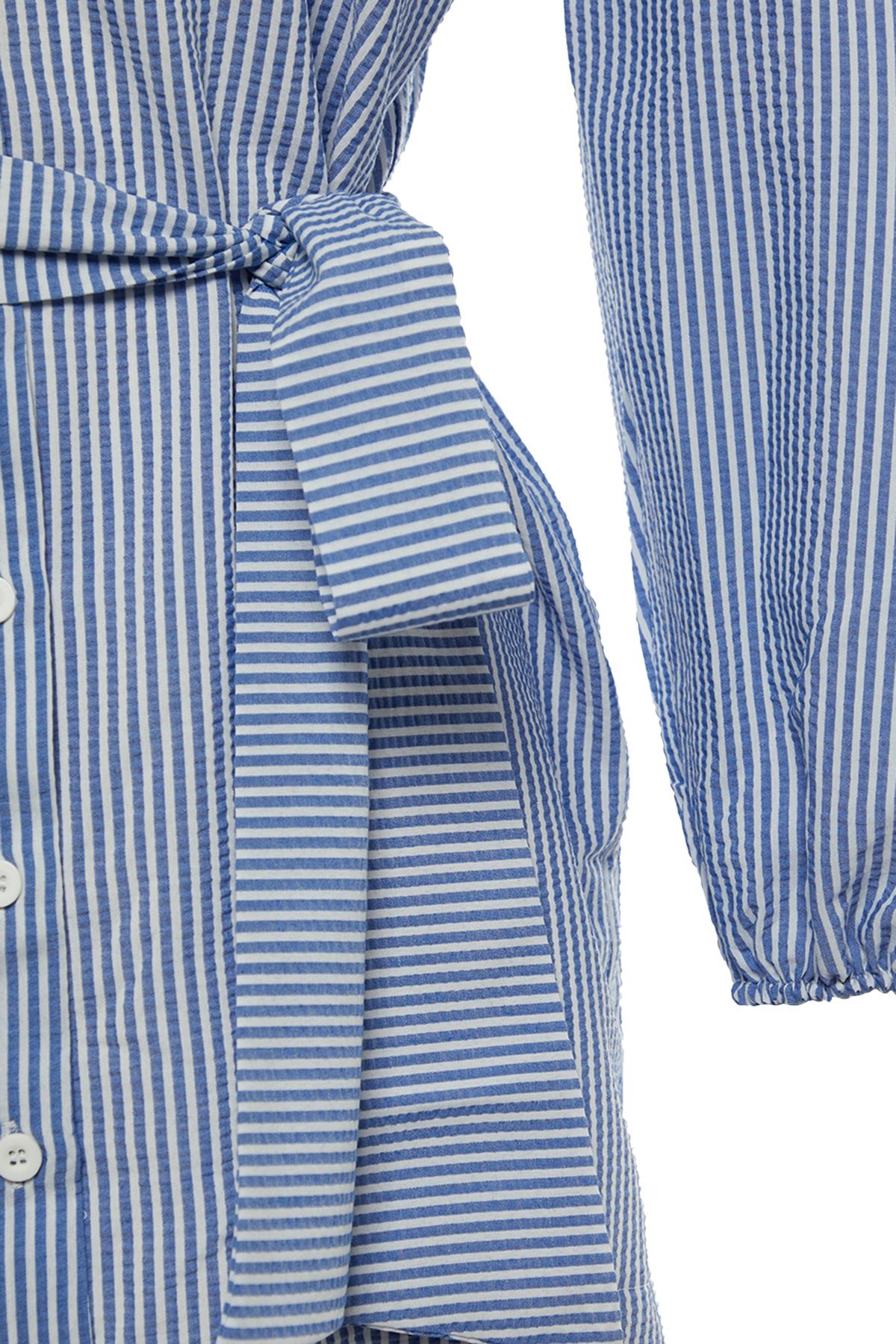 Trendyol Modest-Blau gestreiftes, gewebtes Hemd mit Ballonärmeln und langem Rücken, Gürtel TCTSS22GO0116 6