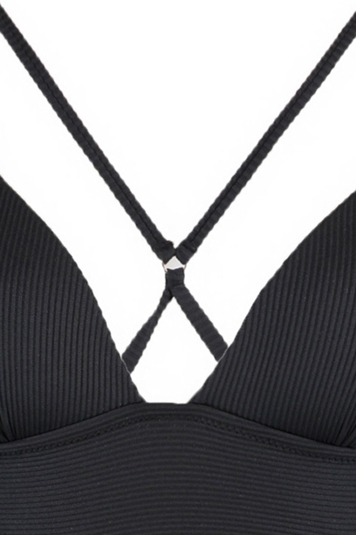 Trendyol Collection-Schwarzes, dreieckiges, strukturiertes Push-up-Bikinioberteil TBESS21BU0010 7