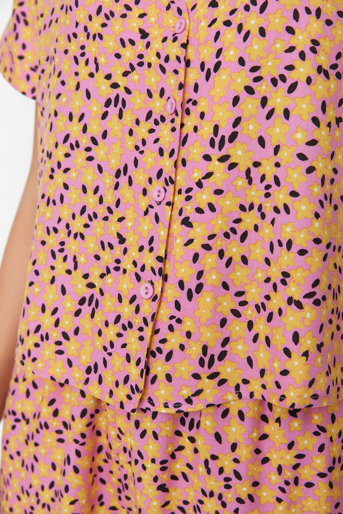 Çok Renkli Çiçekli Viskon Dokuma Pijama Takımı THMSS22PT0297