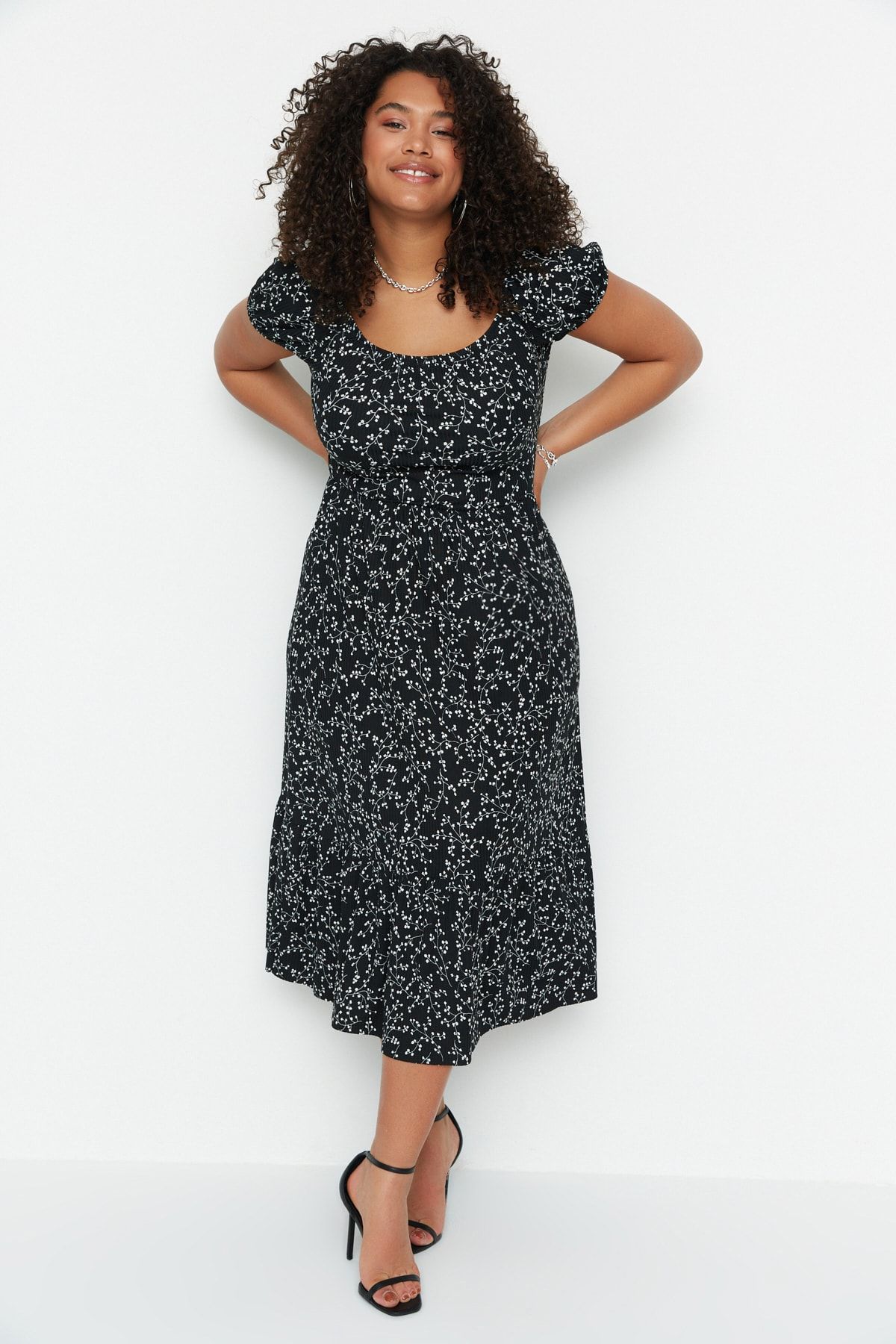 Trendyol Curve-Чорна сукня з квітковим візерунком Aline довжиною максі Orme Plus Size TBBSS22AH00009 4