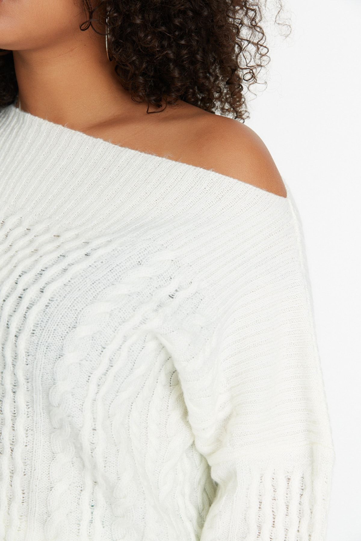 Trendyol Curve-Ecru Knitwear Sweater TBBAW23AN00014 4