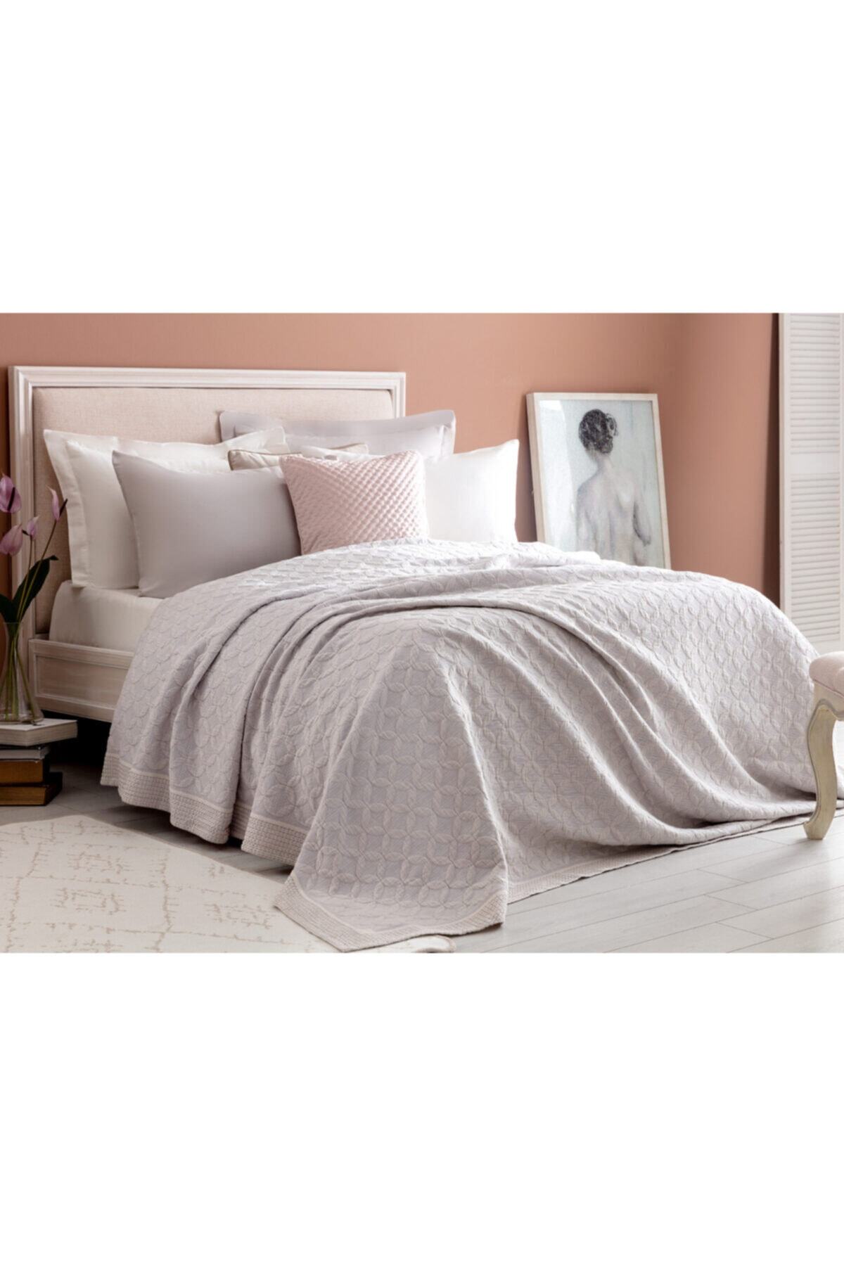 Madame Coco Eliane Çift Kişilik Yatak Örtüsü Açık Mürdüm Madame Coco Eliane Çift Kişilik Yatak Örtüsü Açık Mürdüm