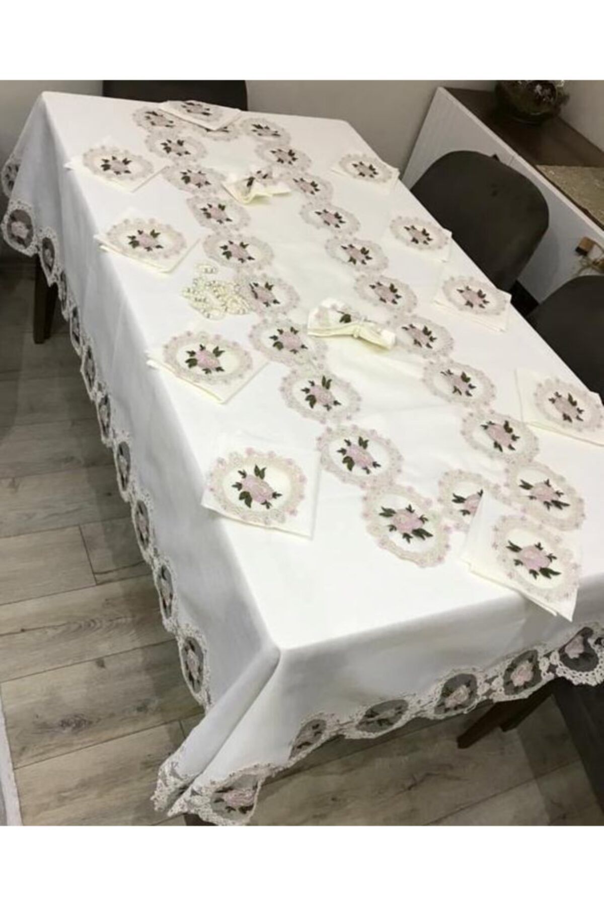 bursa çeyiz Gülizar 26 Parça Fransız Dantelli Linen Yemek Takımı Krem