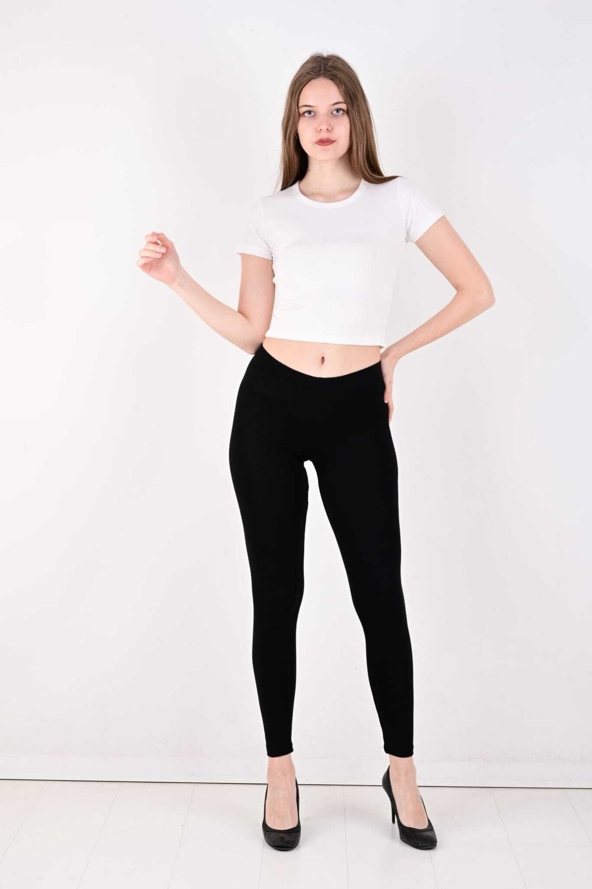 HUKA Single White Ribbed Super Crop Knitted Tsort 105