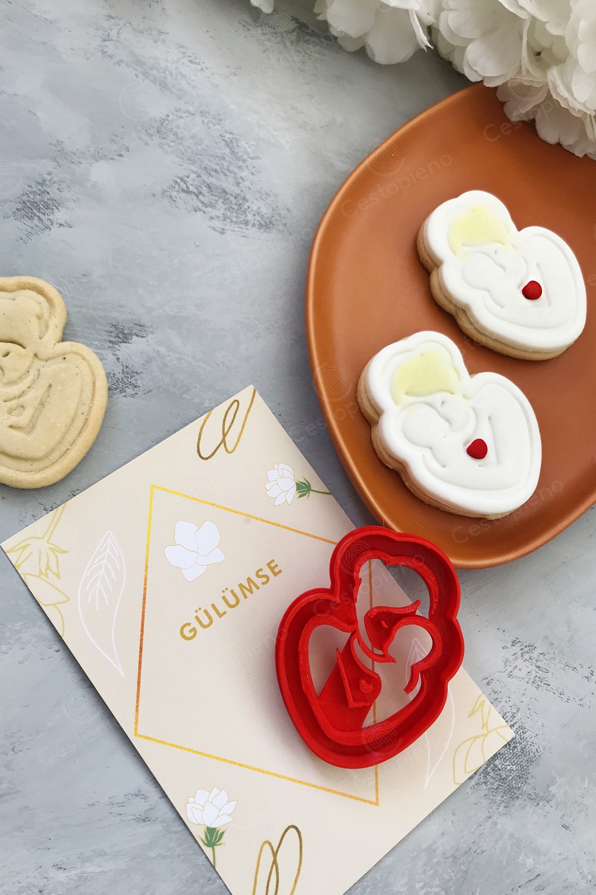 Dough Shaper with Heart Mother Baby Smile Motto Card