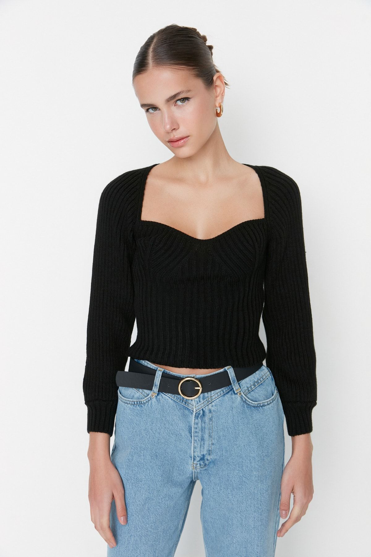 complete the look image