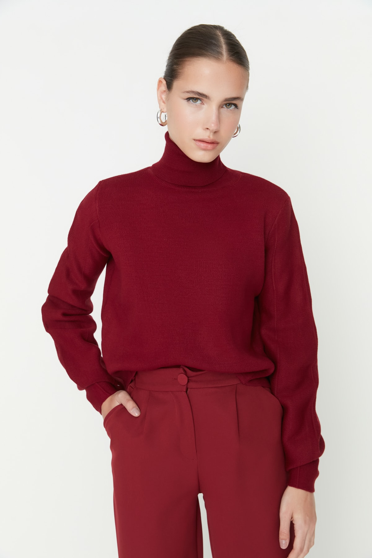 Trendyol Collection Weinroter Basic-Rollkragenpullover aus Strick TWOAW21KZ0485