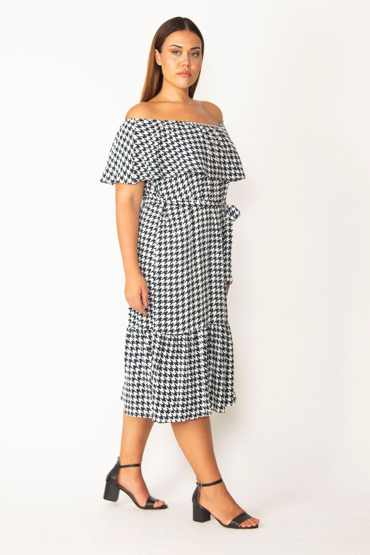 Şans Große Größen in Kleid Dunkelblau Basic Fast ausverkauft YB9629