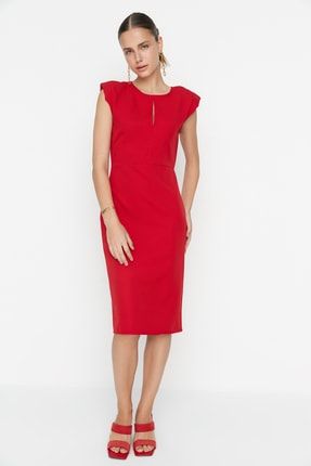 Kırmızı Yaka Detaylı Vatkalı Elbise TWOSS22EL00354