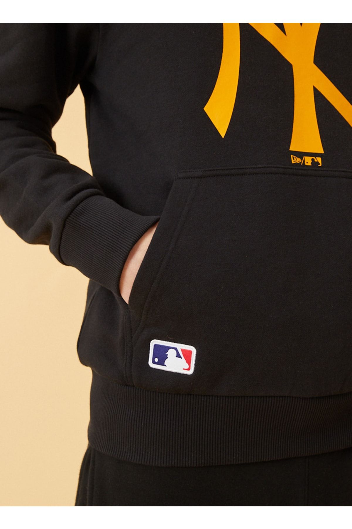 سویشرت مشکی مردانه قالب معمولی با سیاه صاف آرم تیم فصلی MLB HDY NEW ERA