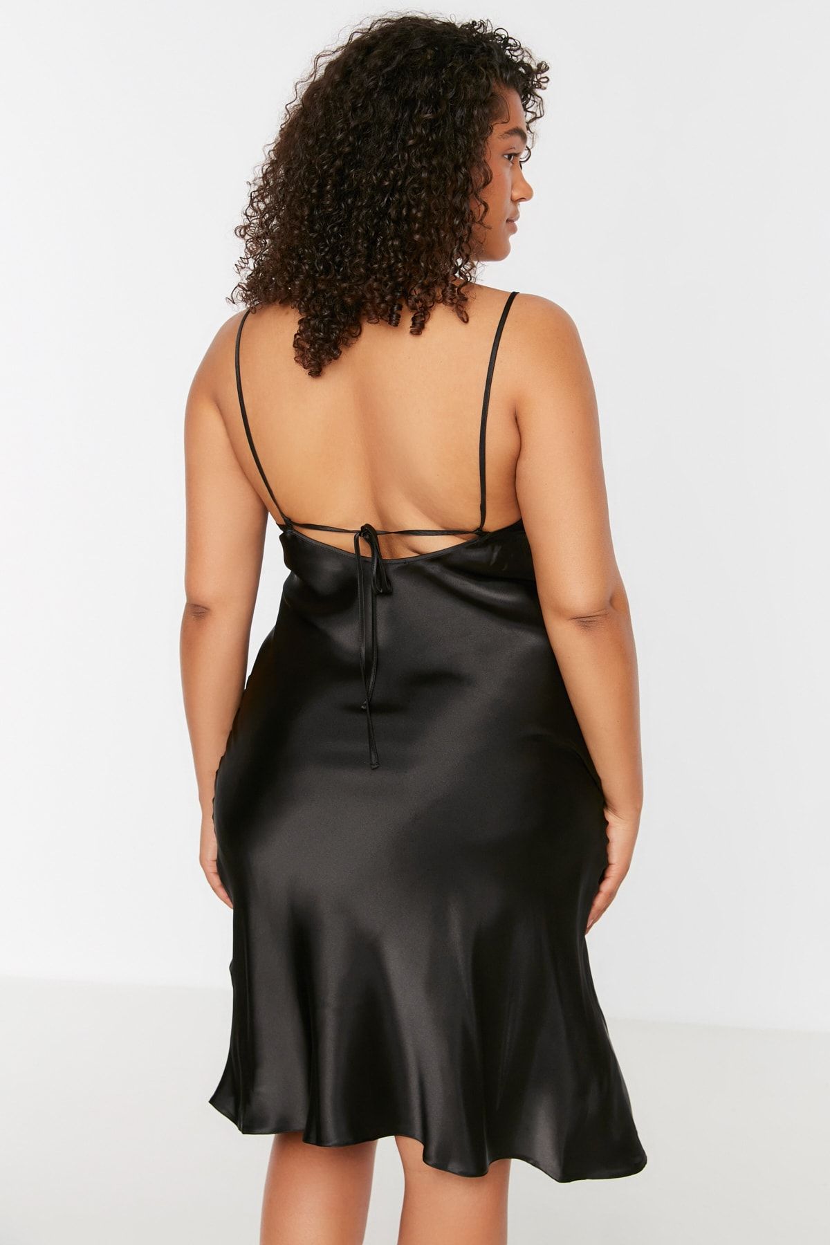 Trendyol Curve-Black Strap Satin Woven Back Detailed Nightgown TBBSS22GC00001 5