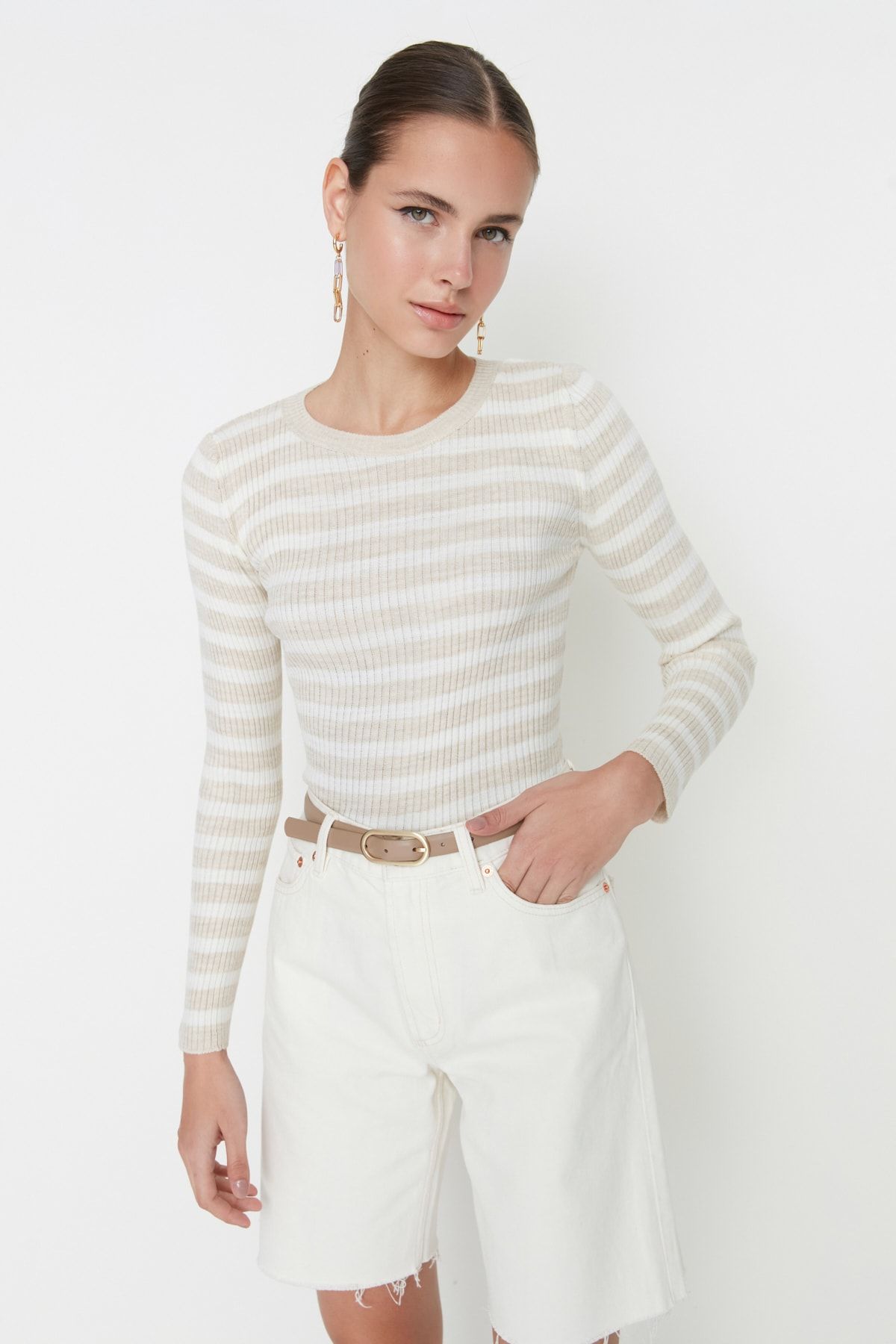 complete the look image