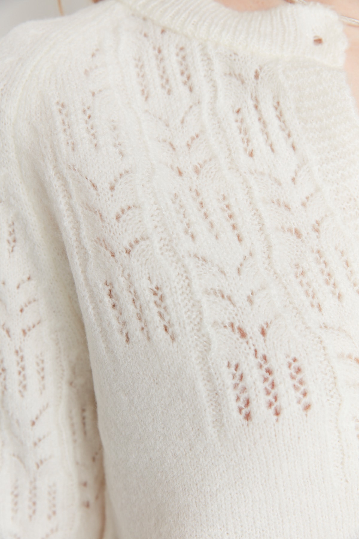 Trendyolmilla  Ekru Yumuşak Dokulu Ajurlu/Delikli Triko Hırka TWOAW21HI0020 - Görsel 3