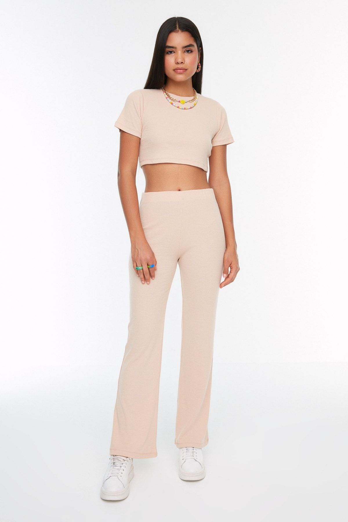 Trendyol Collection Beiges, Kurzes Set Aus Gerippter, Dehnbarer Strickbluse Und -hose Mit Rundhalsausschnitt, Oberteil Und Unterteil für Damen - S