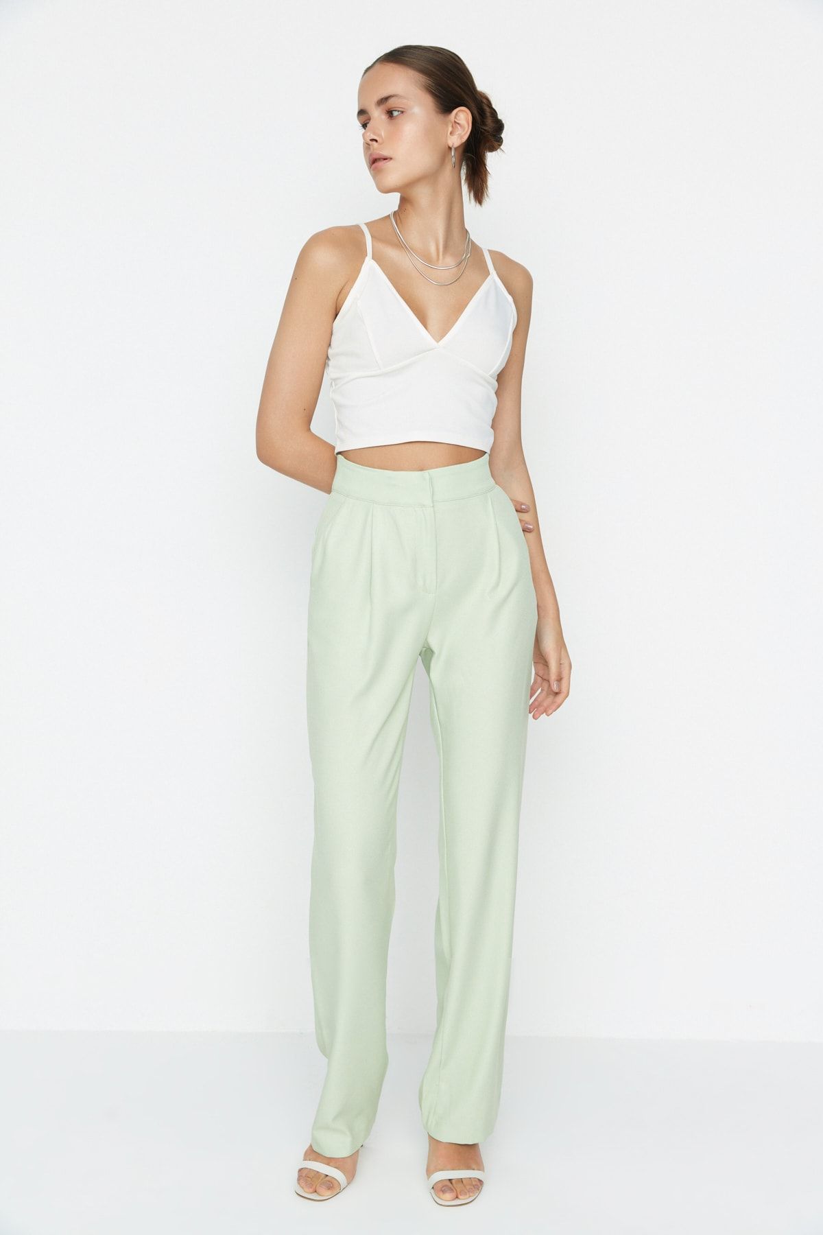 Trendyol Collection Hose Grün Straight Fast ausverkauft