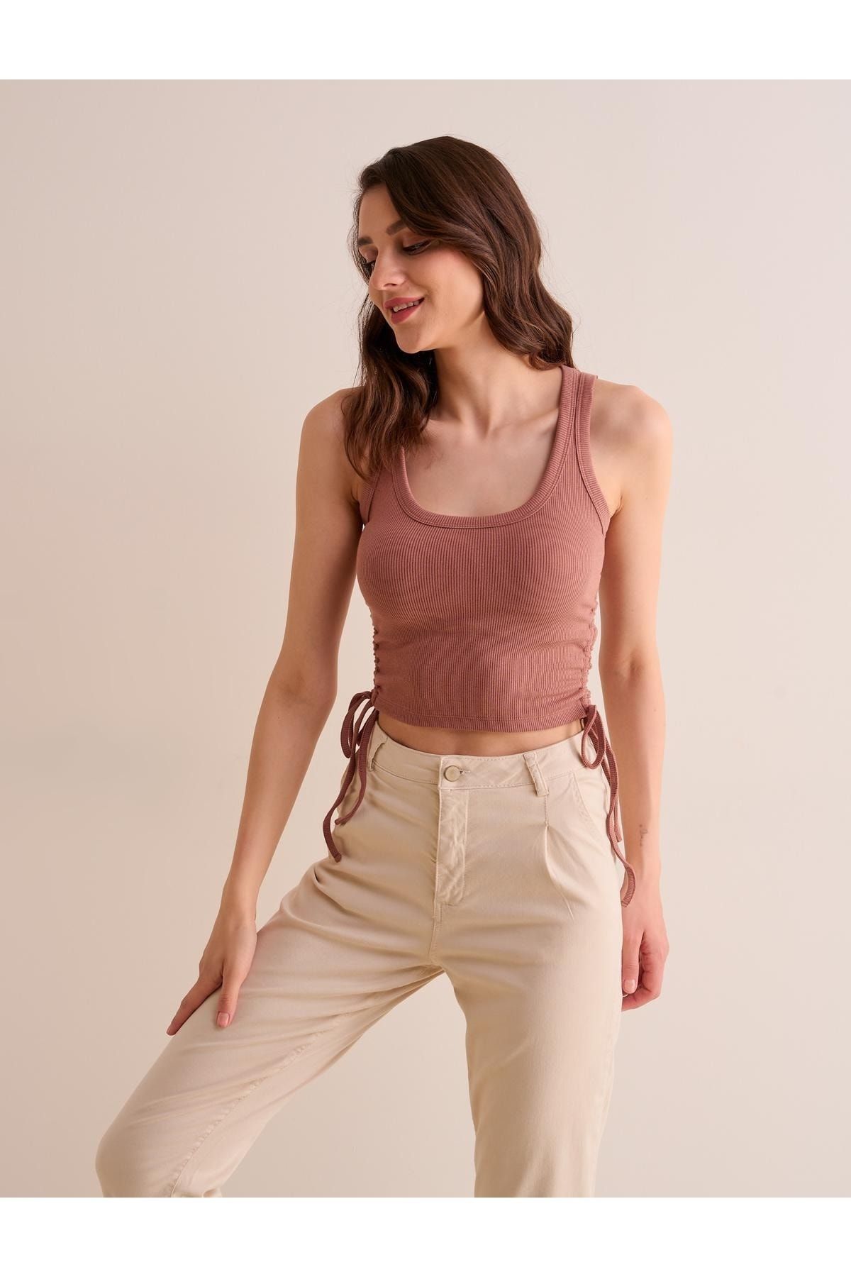Jimmy Key-Dámské růžové Slim Fit pletené tílko s kulatým výstřihem bez rukávů 2