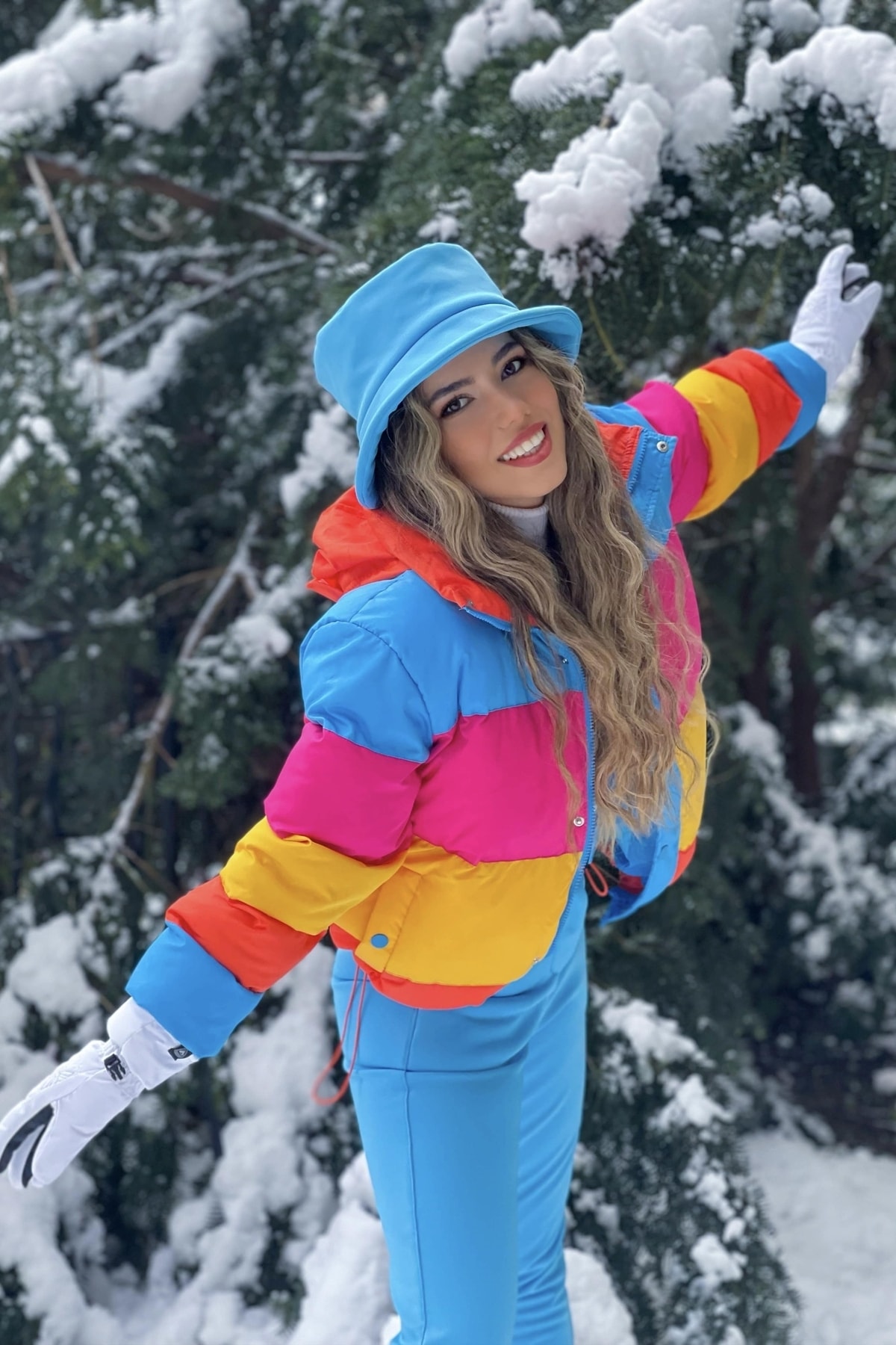 BERFUĞ KIRAN Renkli Kısa Mont