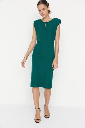 Yeşil Yaka Detaylı Vatkalı Elbise TWOSS22EL00354