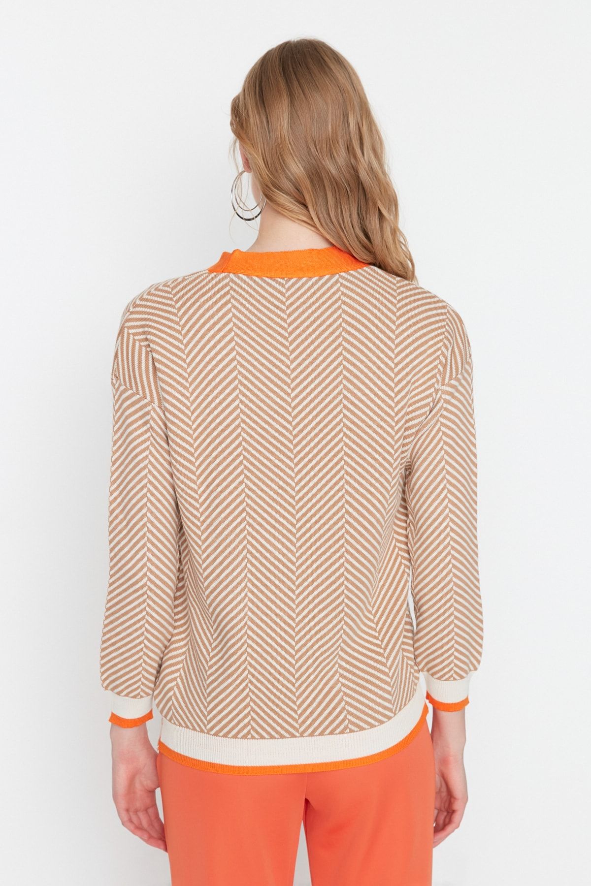 Trendyol Collection-Široký svetr z velbloudího úpletu - TWOAW22HI0511 5