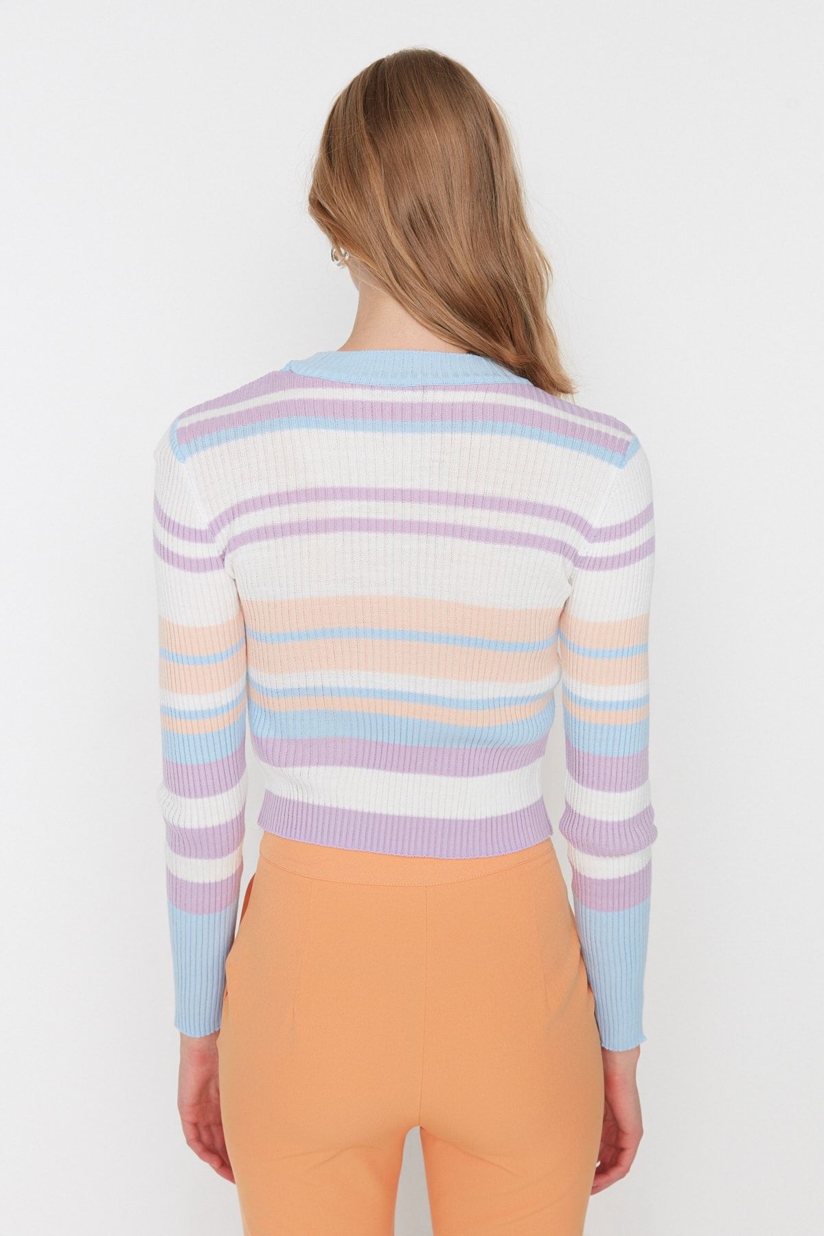 Trendyol Collection Pullover Mehrfarbig Figurbetont TB8698