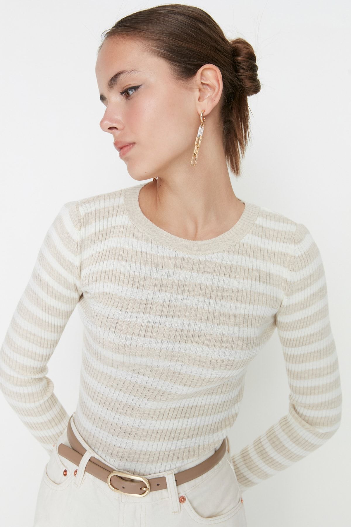 Trendyol Collection-Steinfarbener Basic-Strickpullover mit Streifen TWOAW21KZ0942 2