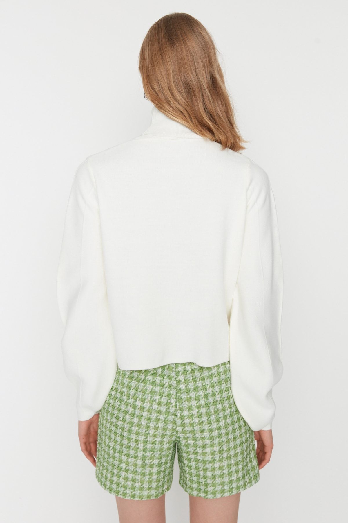 Trendyol Collection-Ecru Basic Turtleneck Sweater TWOAW21KZ0485 5