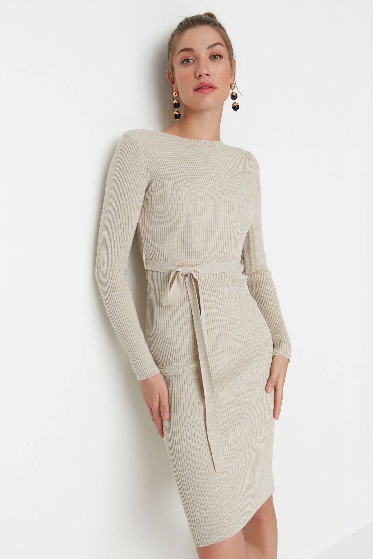 Trendyol Collection Stone Midi kötöttáru öv részletes ruha TWOAW22EL0009