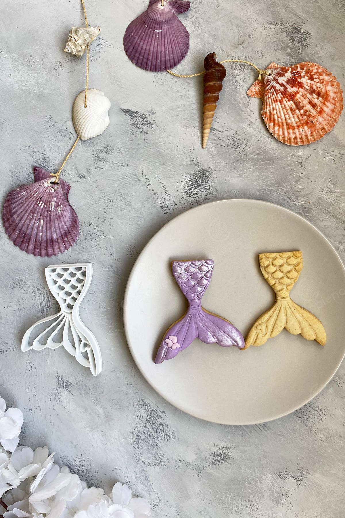 Tail Dough Shaper / Cookie / Ceramic / Game Mold (white)