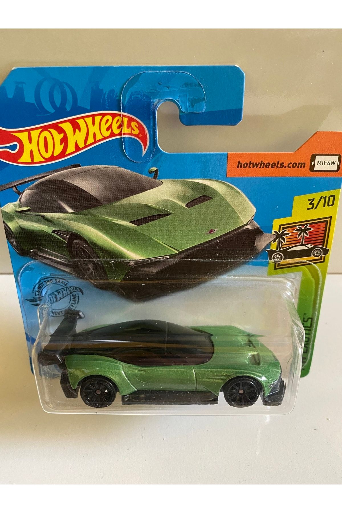 Hot wheels 2019 aston martin vulcan sale