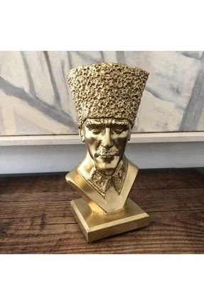 Kalpaklı Atatürk Büstü 18x10x8 Cm. Hediye Notu Ekleyebilirsiniz. Altın Spreyli Polyester Biblo.