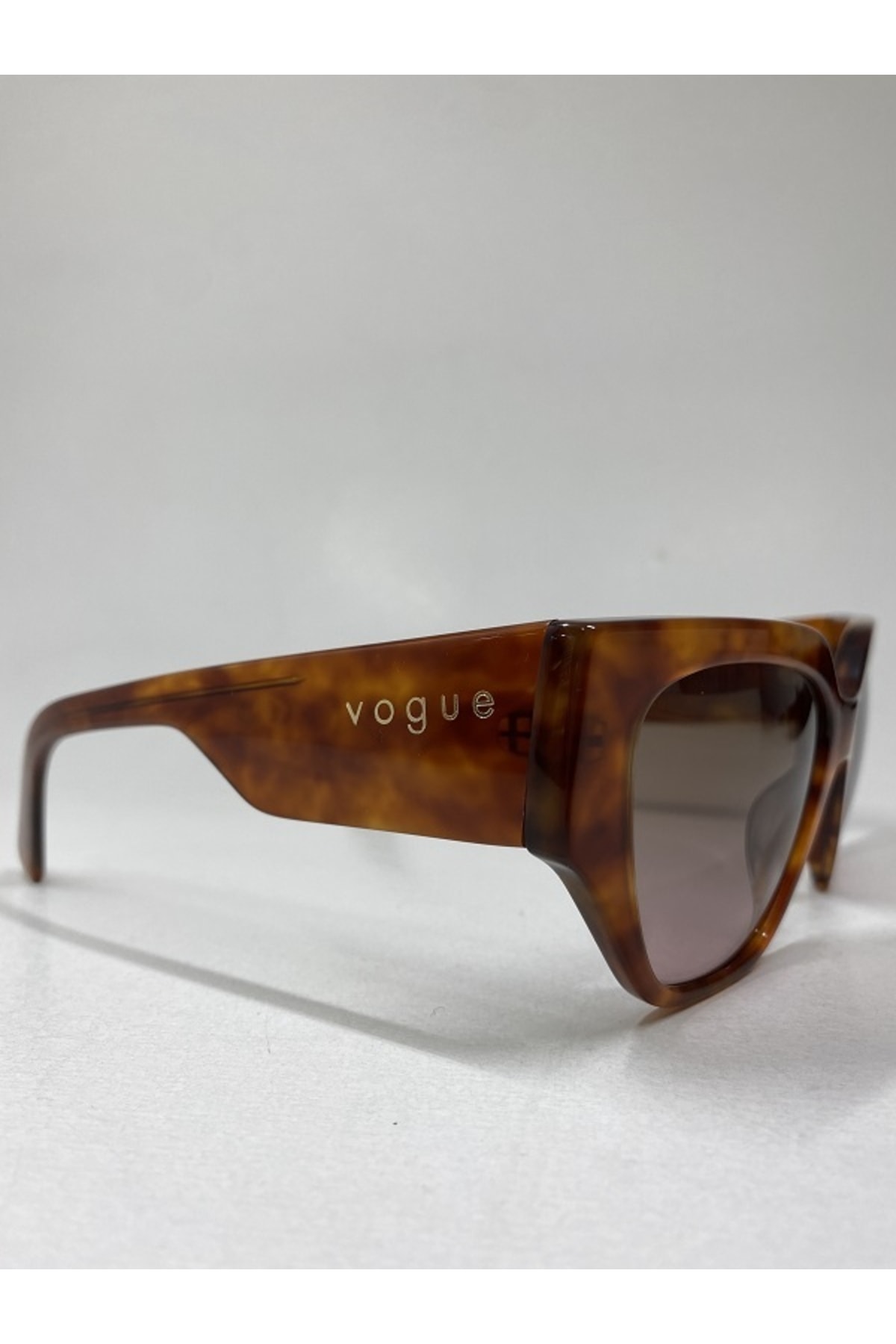 عینک آفتابی Vogue 5409s W656/13 52 زنانه با فریم شیبدار اورجینال - تصویر 2