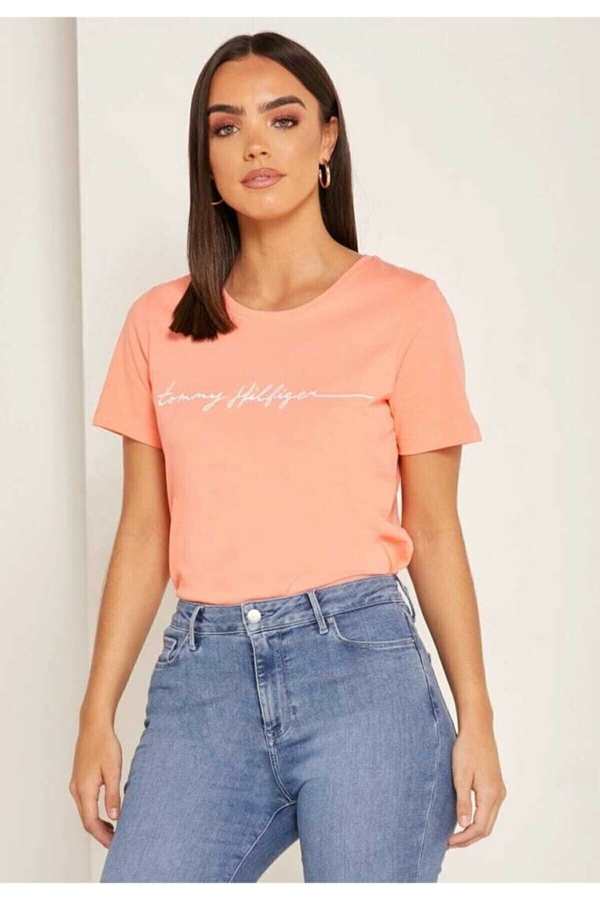 Tommy Hilfiger Imza Logo Kadın Tshirt