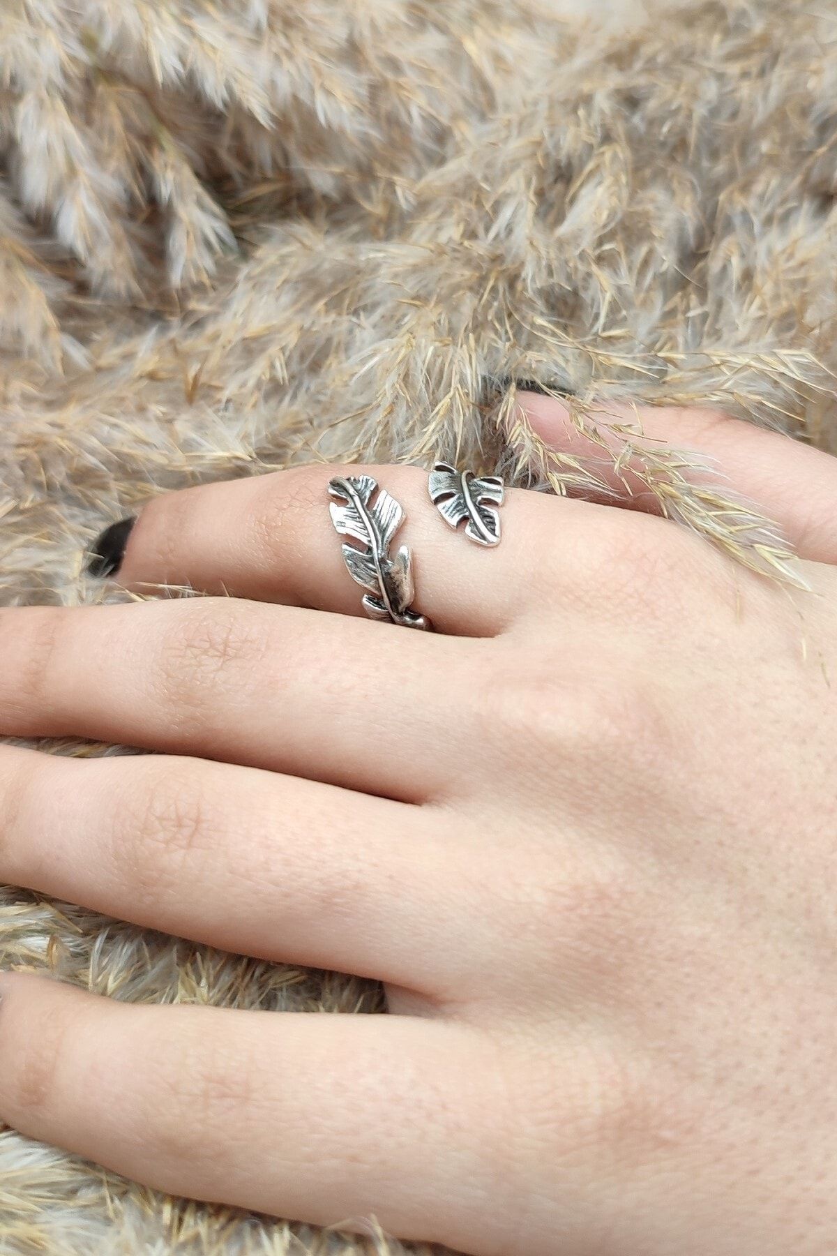 Pandora laurel hotsell wreath ring