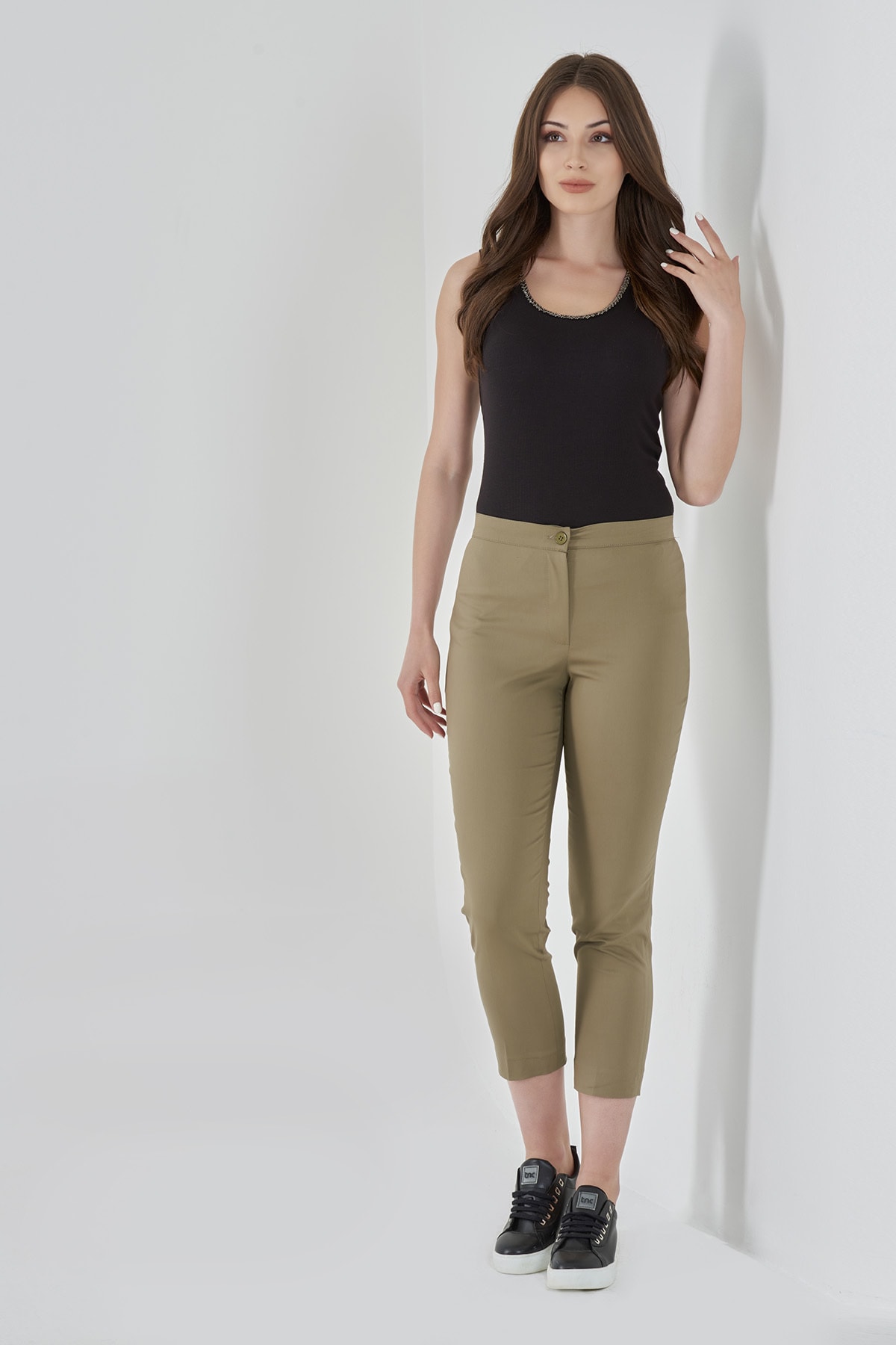 Women's Narrow Leg Short Pants 30046 Khaki